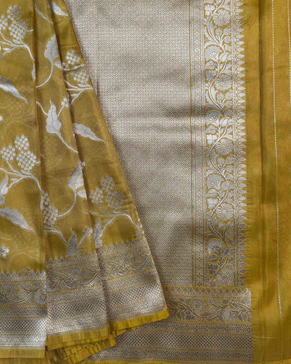 yellow floral tissue not applicable